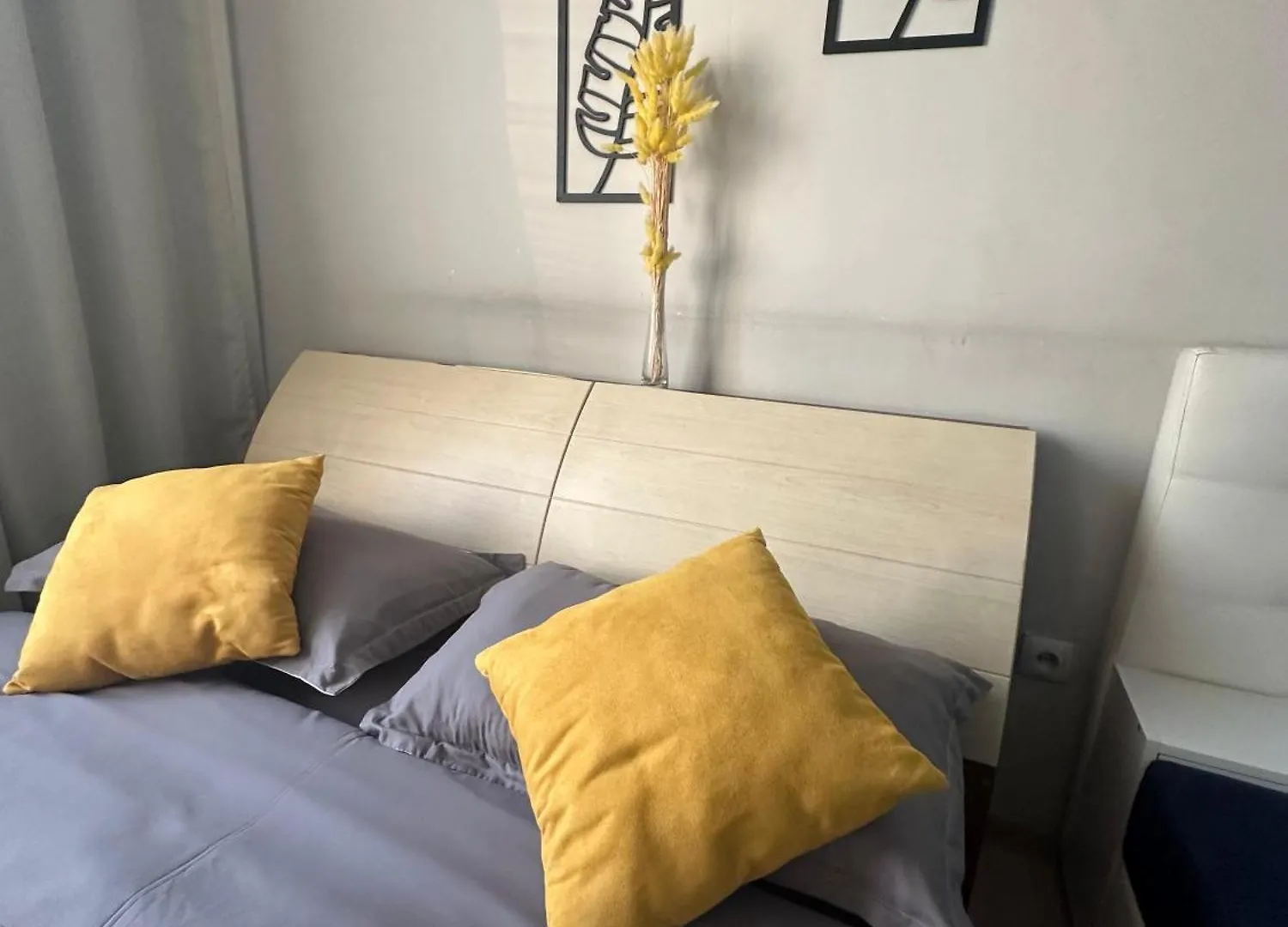 Deluxe Apartments In The Center Of Almaty